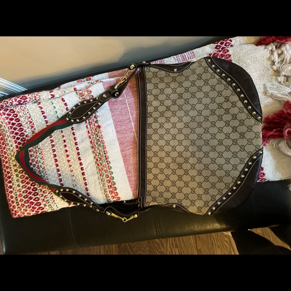 Authentic Gucci bag never used